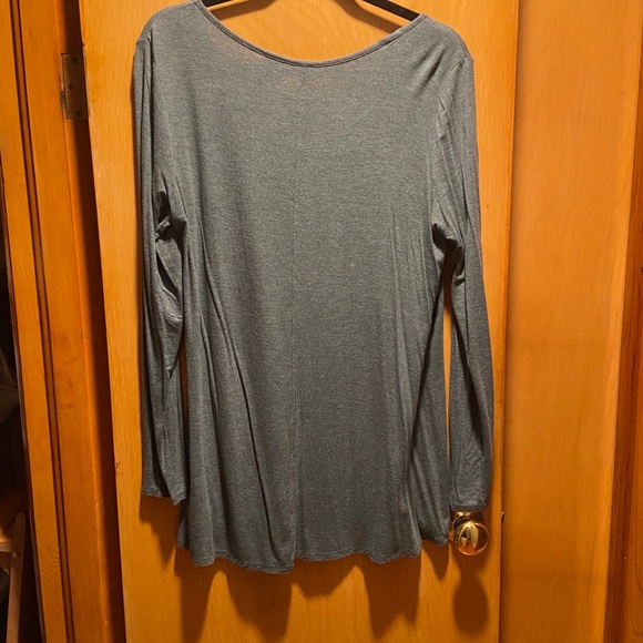 Comfy tee!! - Picture 2 of 3